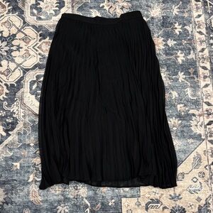 L | Urban Outfitters | Black Pleated 2-Layered Midi Skirt